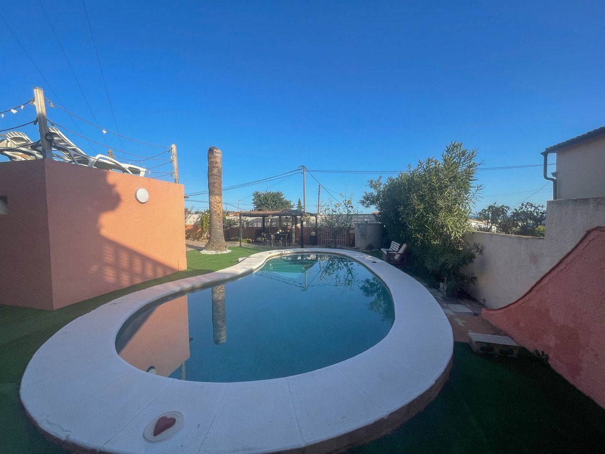 35 photo