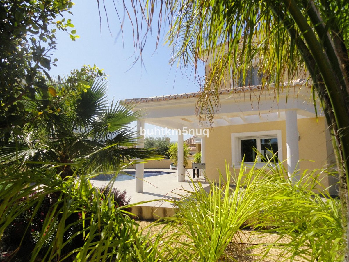 3 Bed فيلا مستقلة in Calpe في Calpe, فيلا منفصلة
