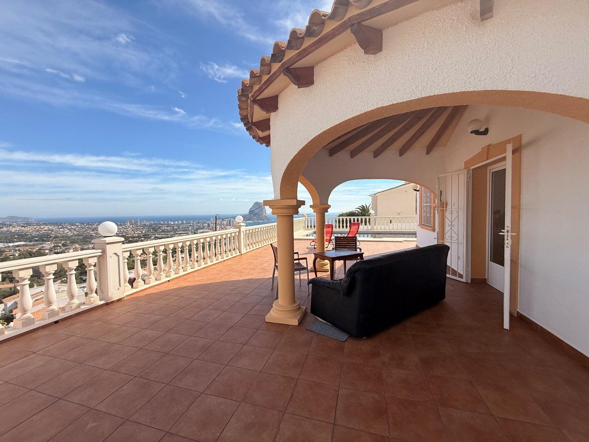 4 Bed Bungalow in Calpe في Calpe, فيلا