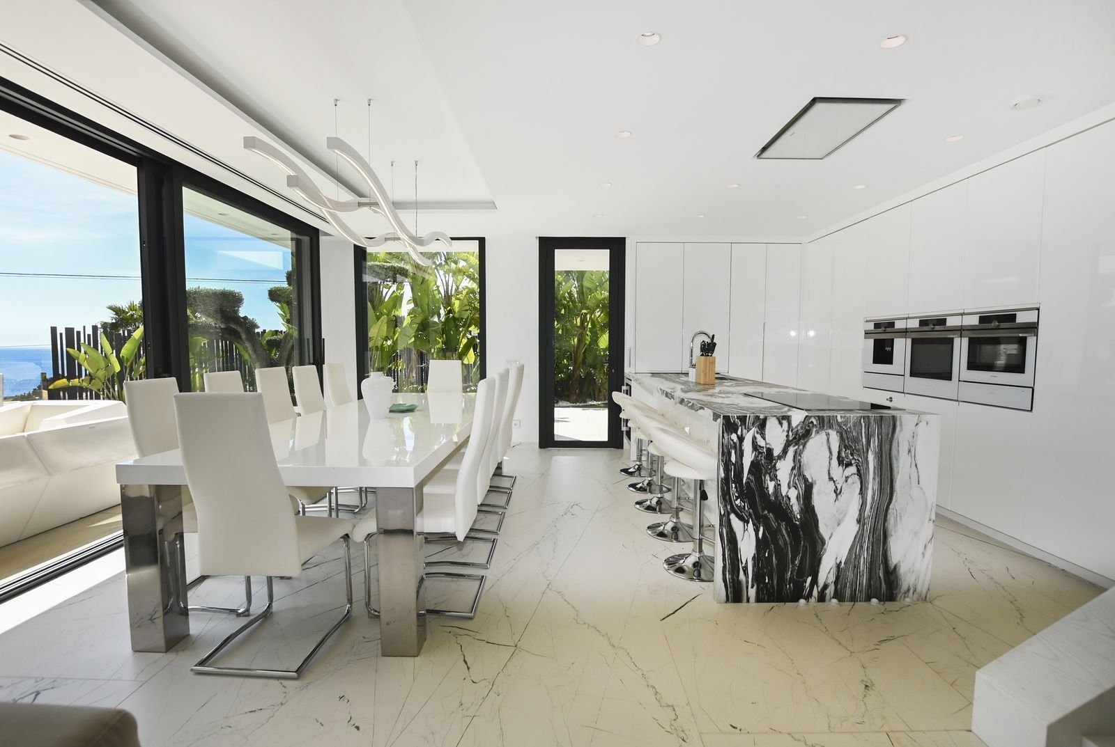 43 photo