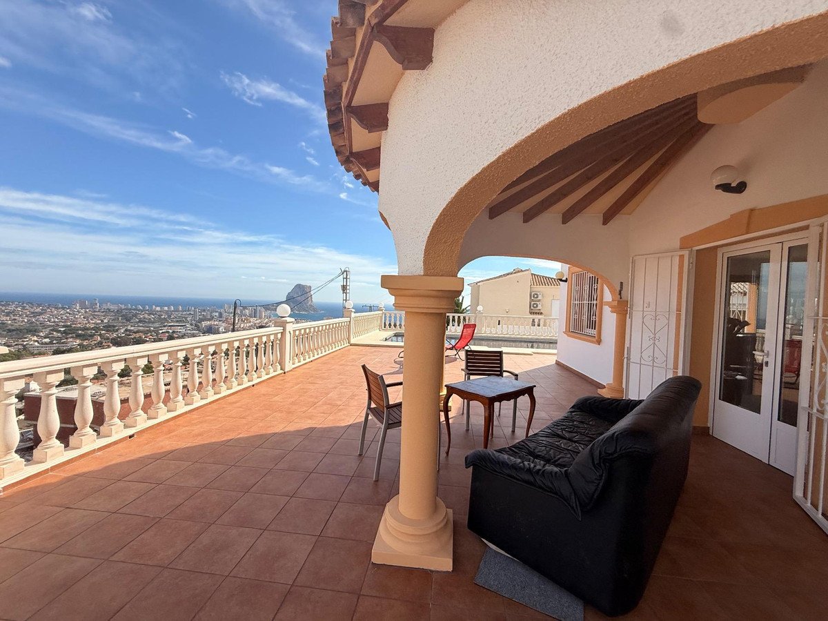 4 Bed Bungalow in Calpe في Calpe, فيلا