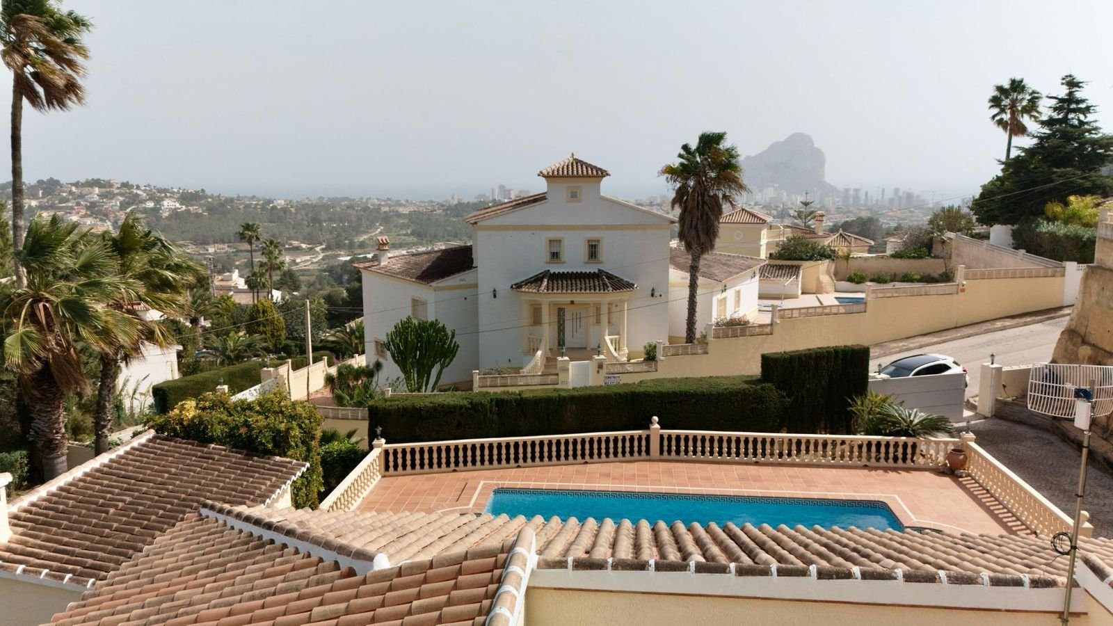 5 Bed Bungalow in Calpe في Calpe, فيلا