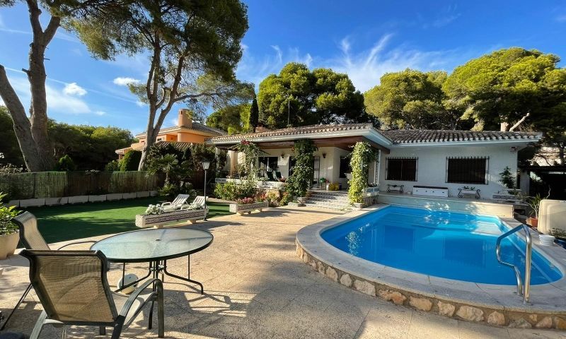 6 Bed Detached Villa in Campoamor في Campoamor — فيلا منفصلة