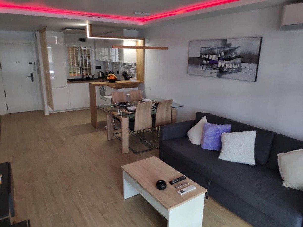 1 Bed شقة في الطابق الأوسط in Marbella في Marbella, شقة