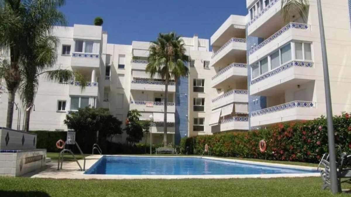 1 Bed شقة في الطابق الأوسط in Marbella في Marbella, شقة