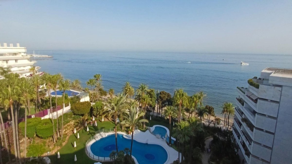 2 Bed شقة في الطابق الأوسط in Marbella في Marbella, شقة