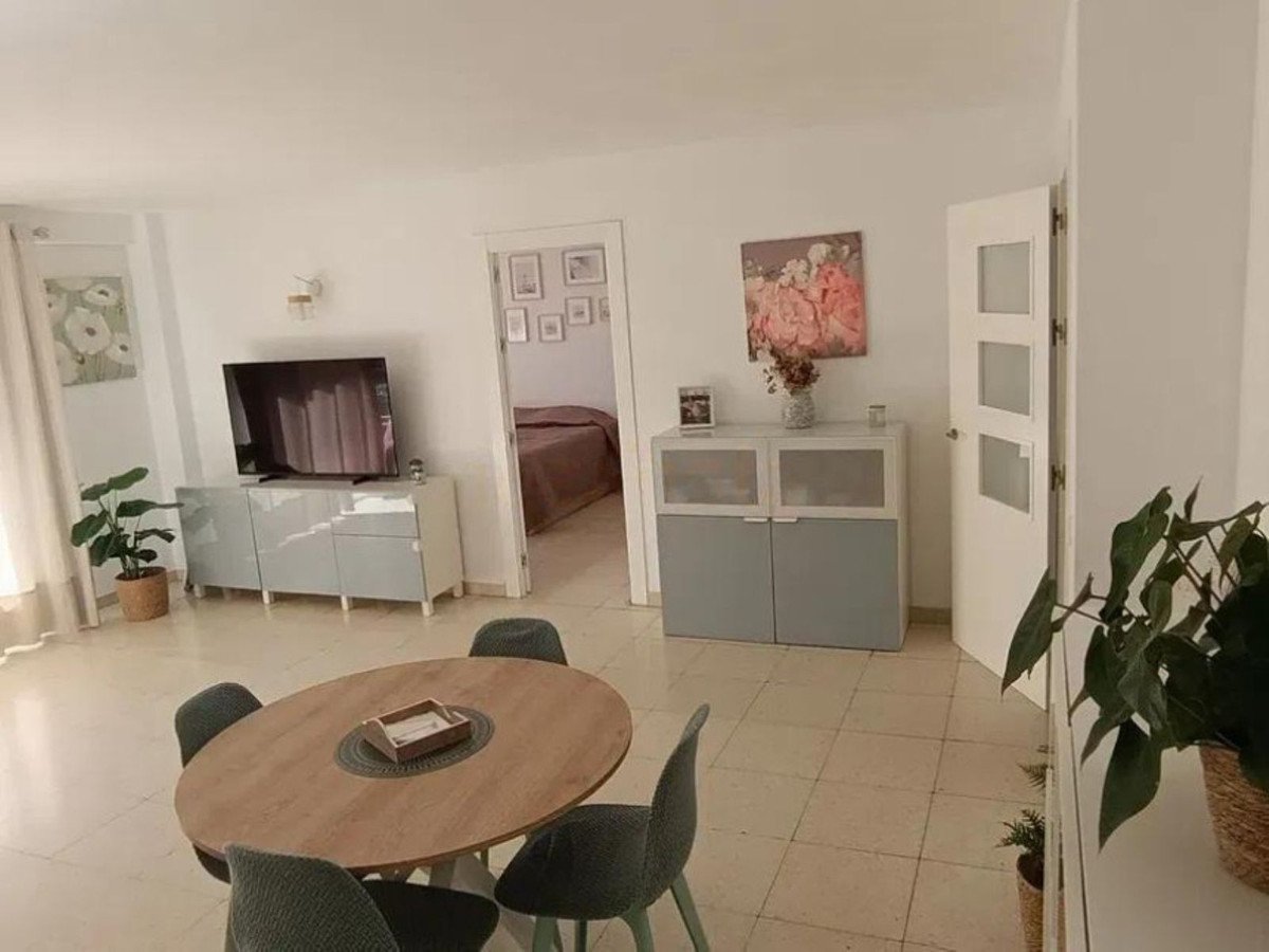 4 Bed شقة في الطابق الأوسط in Marbella في Marbella, شقة