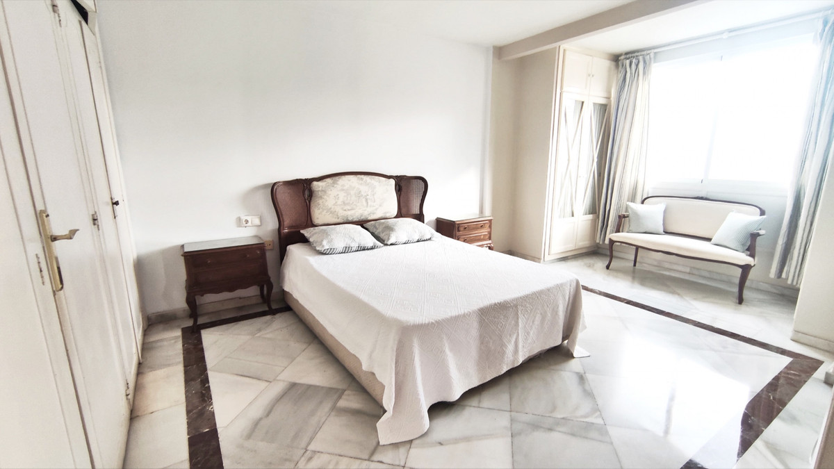 4 Bed Tussenverdieping Appartement in Marbella in Marbella, Appartement