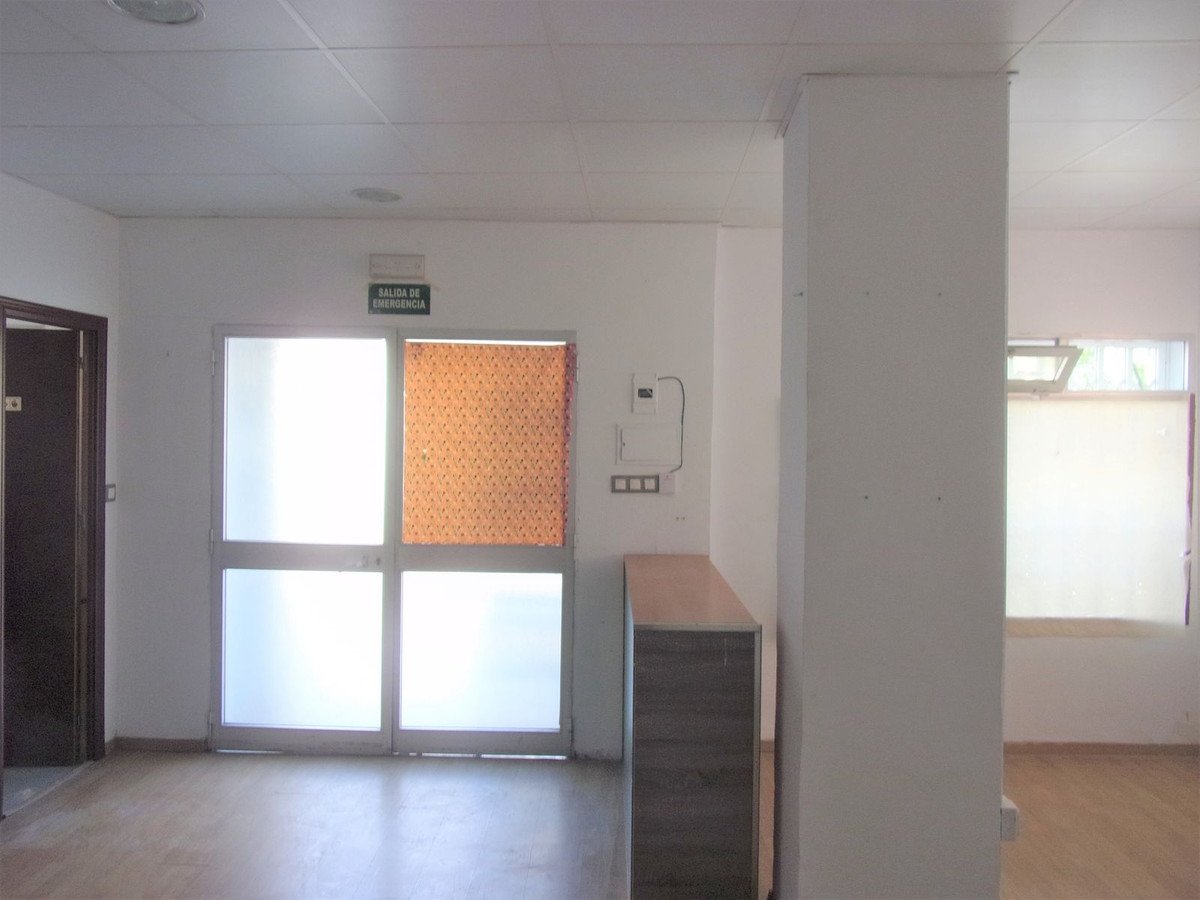 1 Bed Commercial Premises in Marbella in Marbella, Commercieel Pand