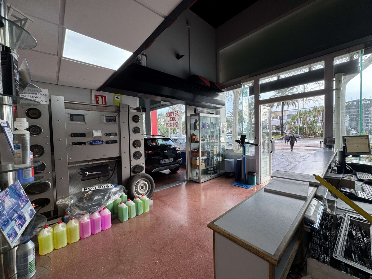 Garage in Marbella in Marbella, Garage