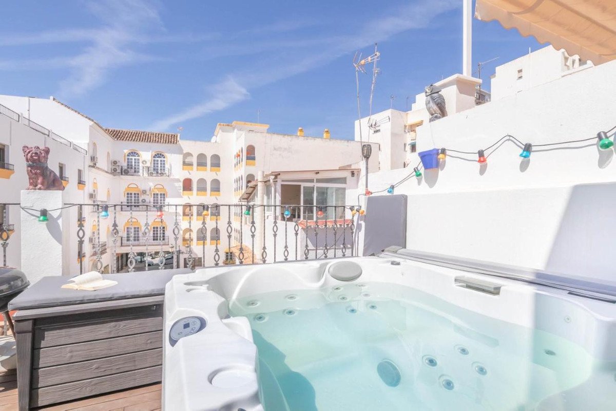 3 Bed بيت مدينة in Marbella في Marbella, تاون هاوس