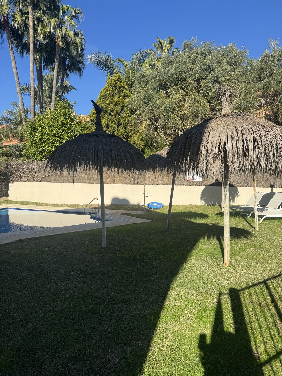 5 Bed بيت مدينة in Marbella في Marbella, تاون هاوس