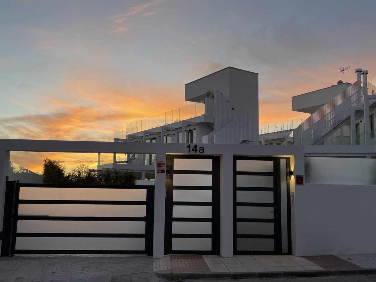 4 Bed فيلا مستقلة in Marbella في Marbella, فيلا منفصلة