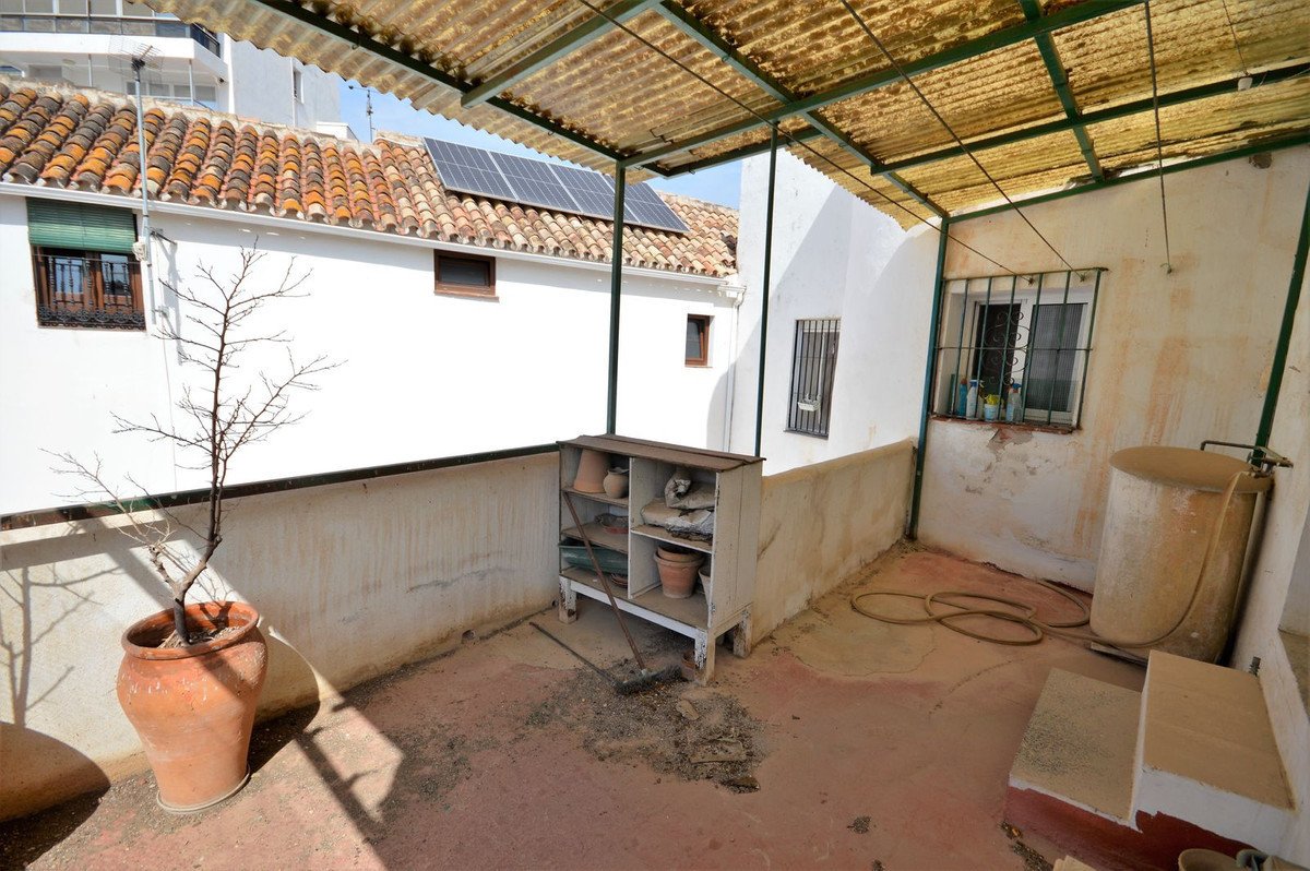 4 Bed فيلا مستقلة in Marbella في Marbella, فيلا منفصلة