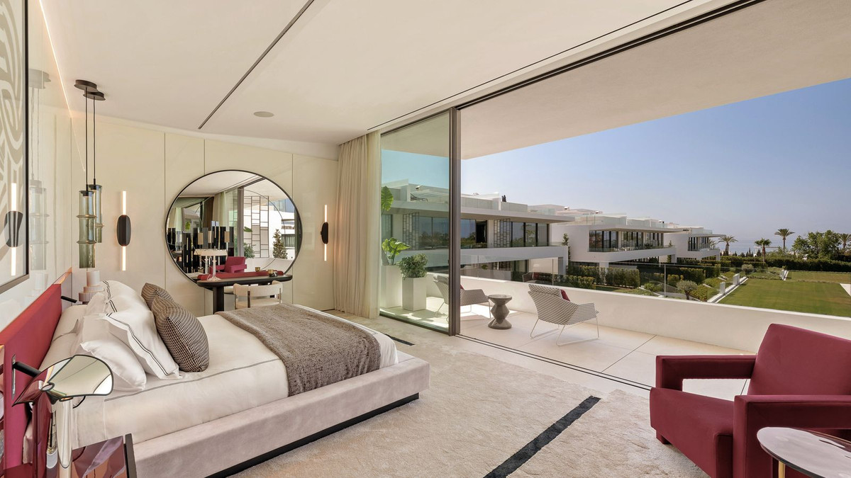 4 Bed منزل شبه منفصل in Marbella في Marbella, منزل شبه منفصل