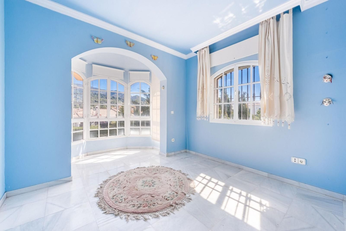 8 Bed فيلا مستقلة in Marbella في Marbella, فيلا منفصلة