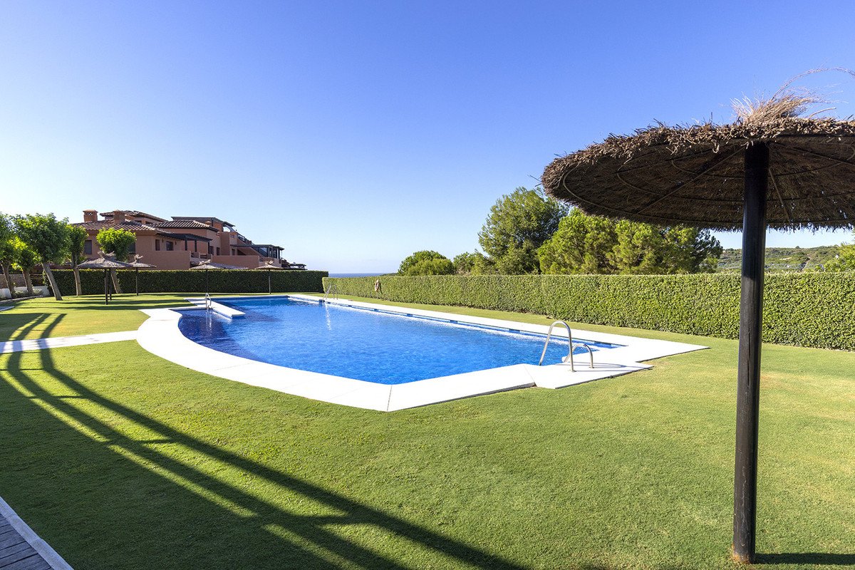 2 Bed Ground Floor Apartment in Casares in Casares, Apartment