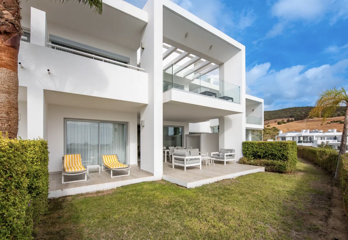 2 Bed Ground Floor Apartment in Casares in Casares, Apartment