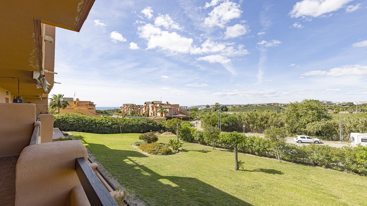 2 Bed Middle Floor Apartment in Casares in Casares, Apartment