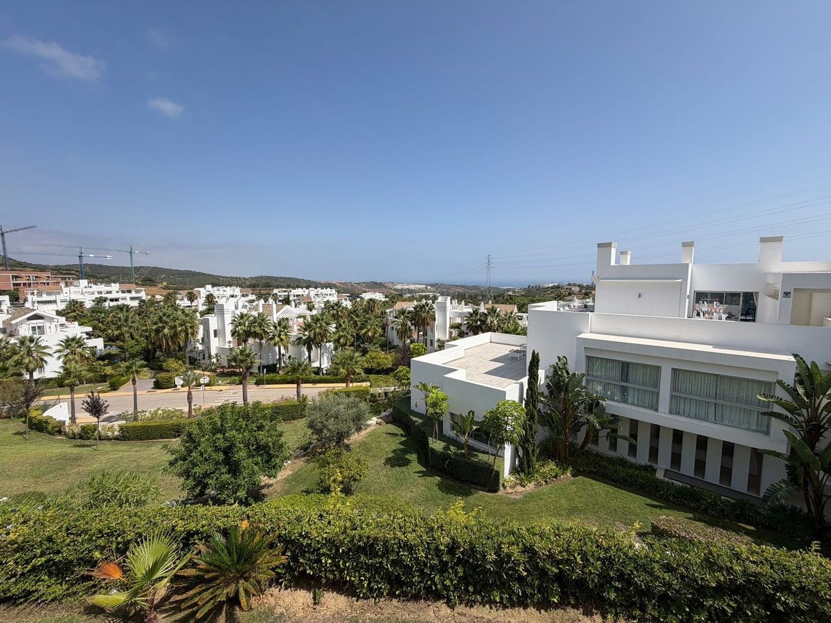 2 Bed Middle Floor Apartment in Casares in Casares, Apartment