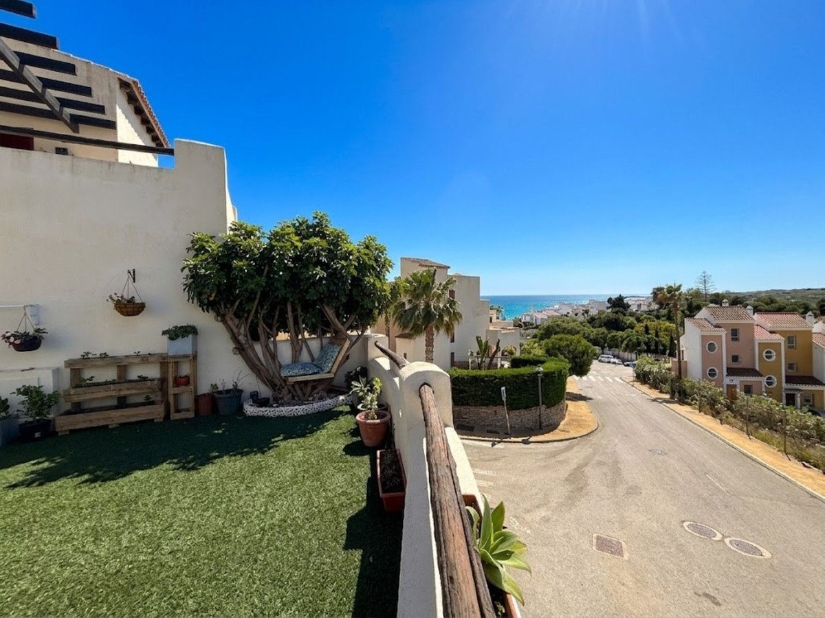 2 Bed شقة في الطابق الأرضي in Casares Playa في Casares Playa, 