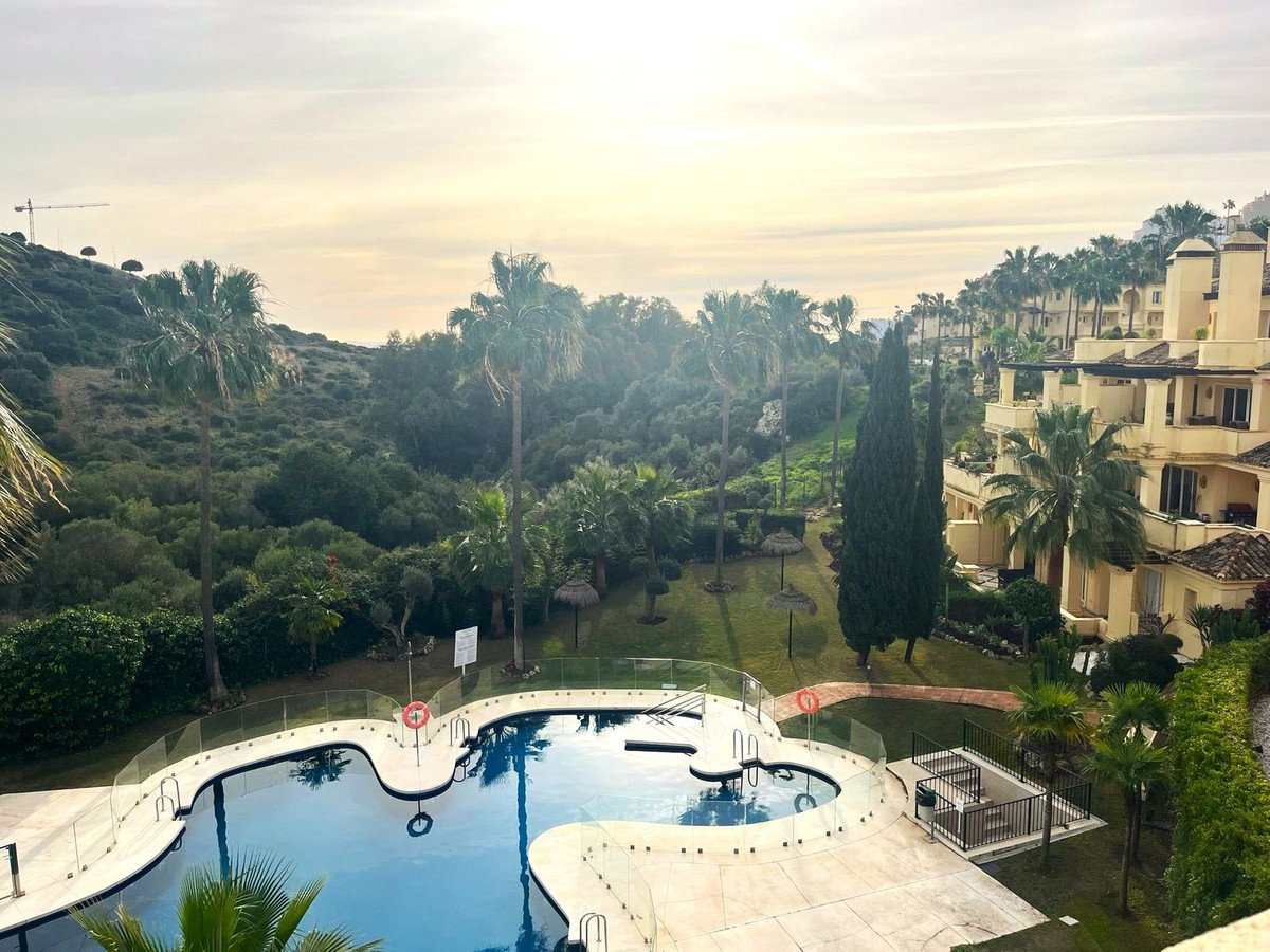 2 Bed Апартамент на среден етаж in Casares Playa в Casares Playa, 