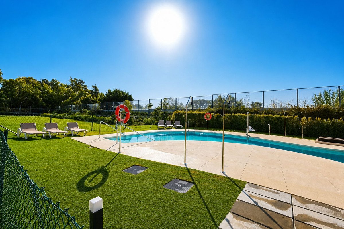 2 Bed شقة في الطابق الأرضي in Casares Playa في Casares Playa, 
