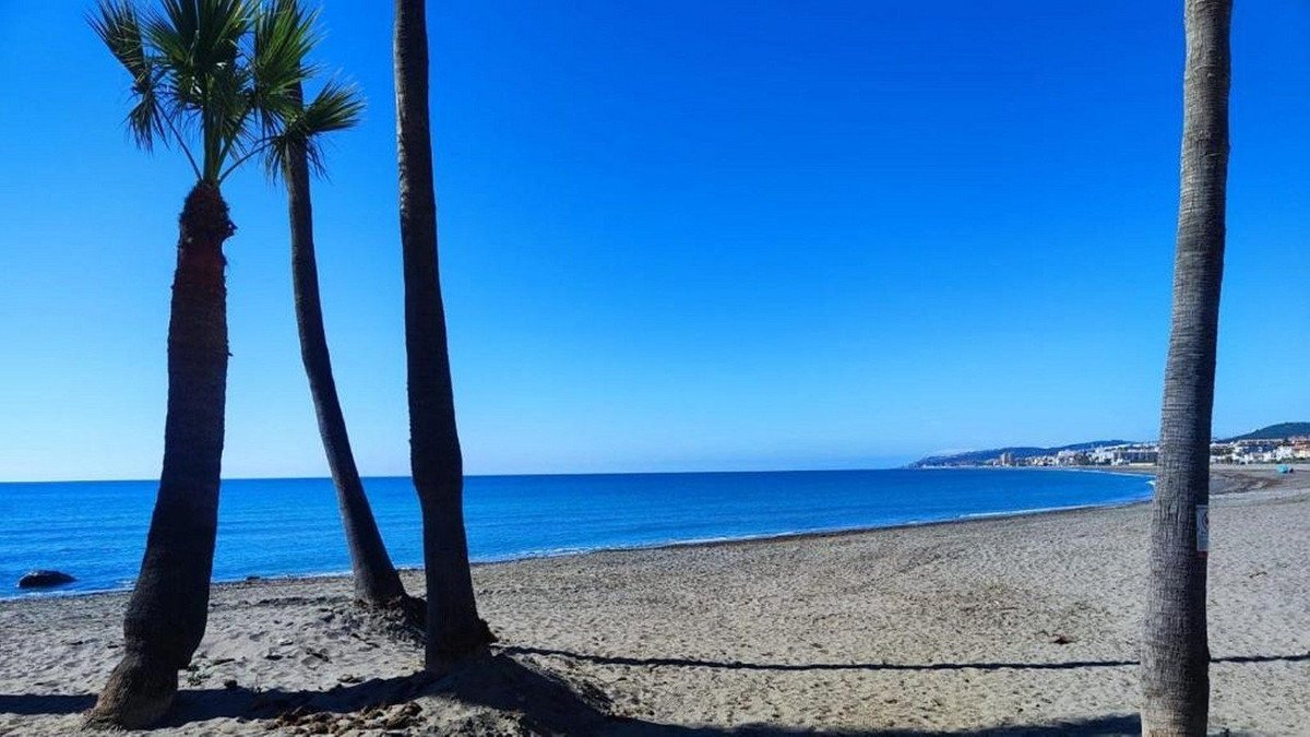 3 Bed Penthouse in Casares Playa in Casares Playa, 