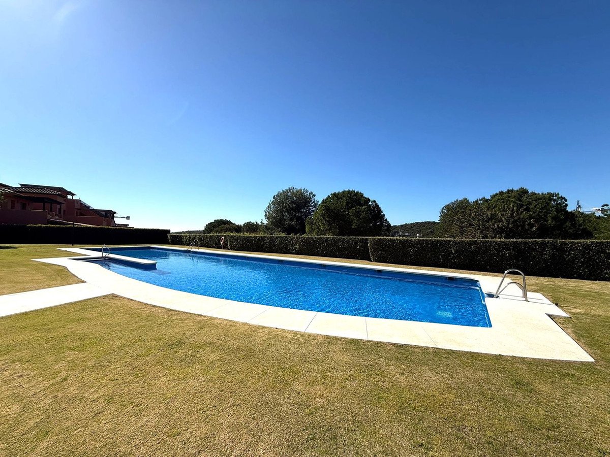 2 Bed شقة في الطابق الأرضي in Casares Playa في Casares Playa, شقة