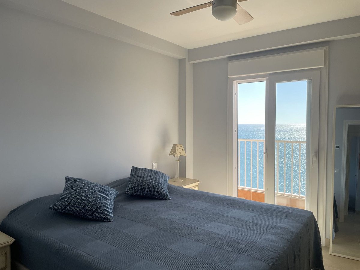 3 Bed شقة في الطابق العلوي in Casares Playa في Casares Playa, شقة