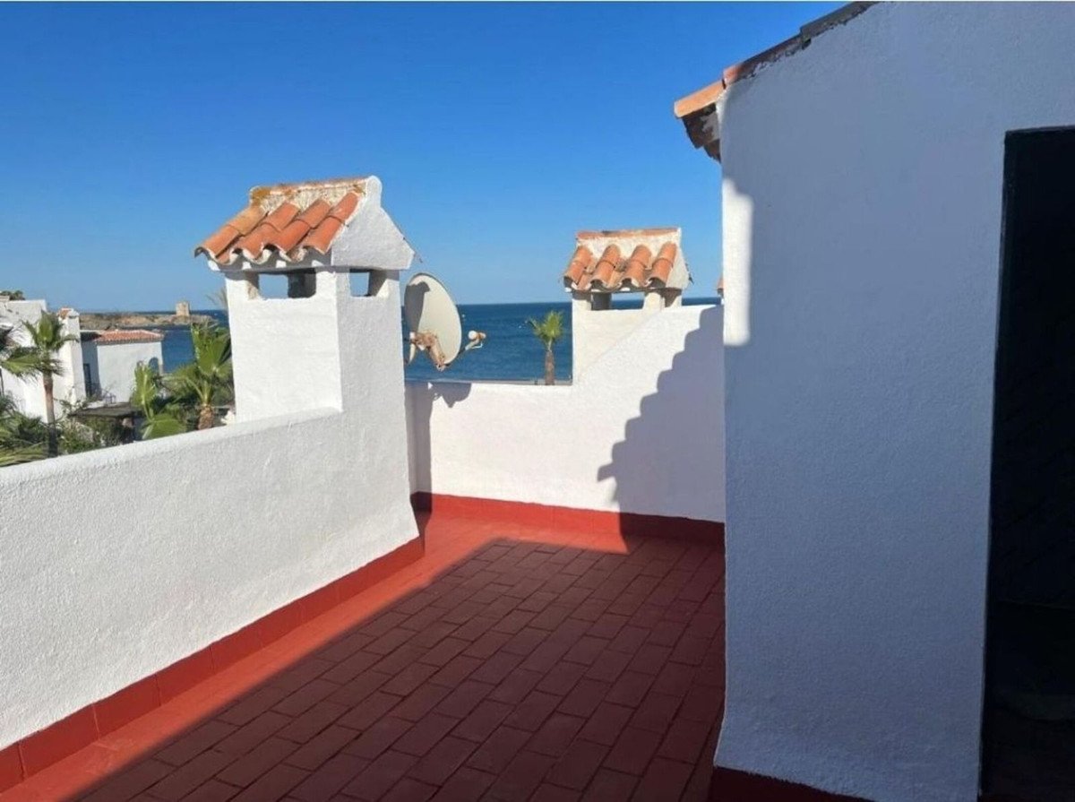 4 Bed Townhouse in Casares Playa in Casares Playa, Townhouse