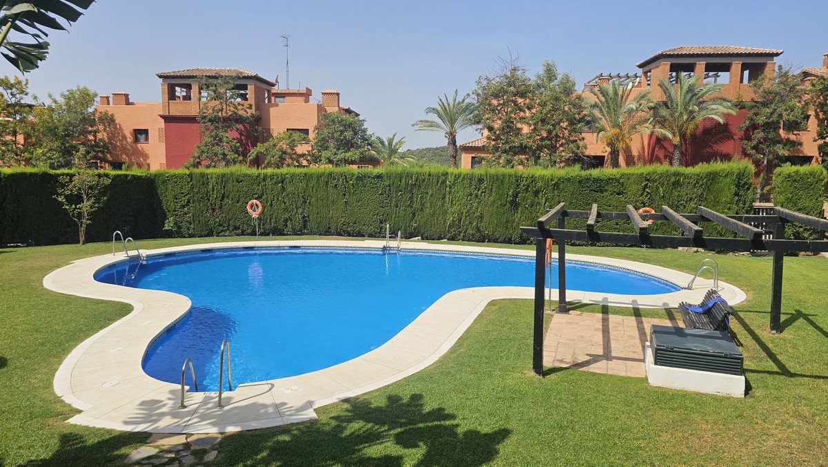 2 Bed Begane Grond Appartement in Casares in Casares, 