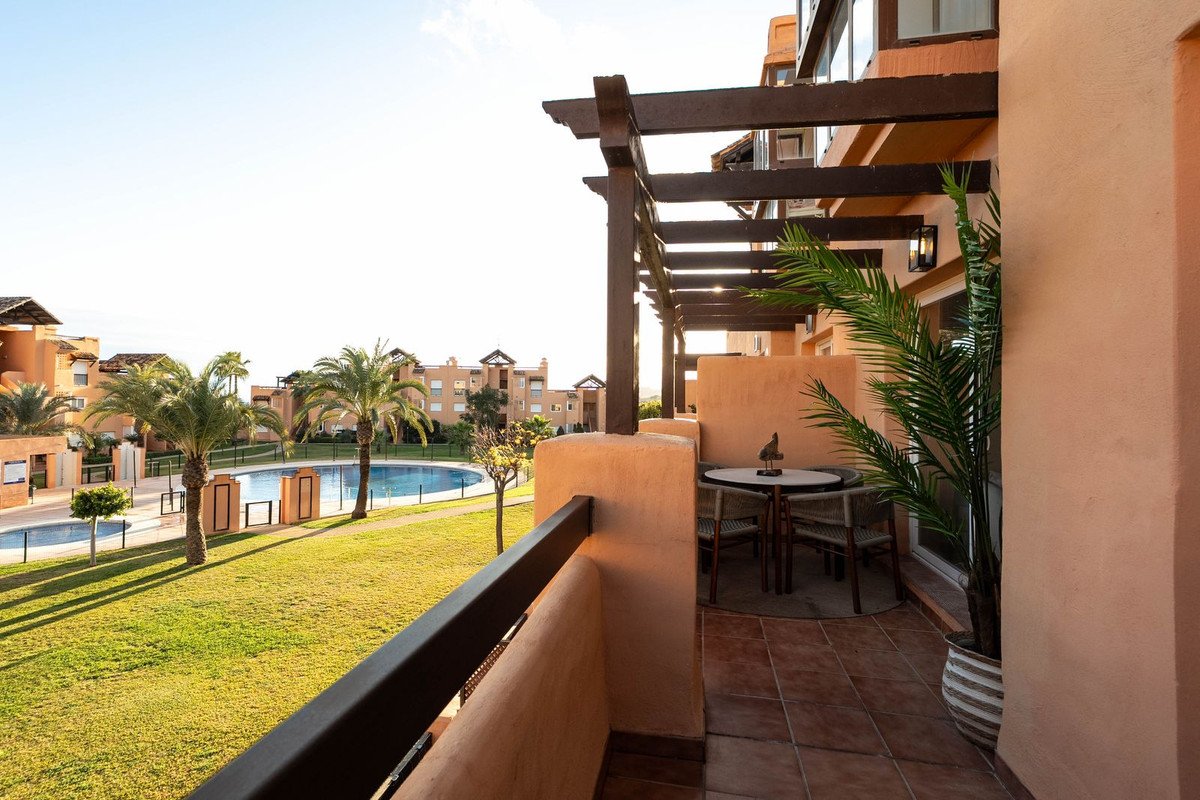 2 Bed شقة في الطابق الأوسط in Casares في Casares, شقة