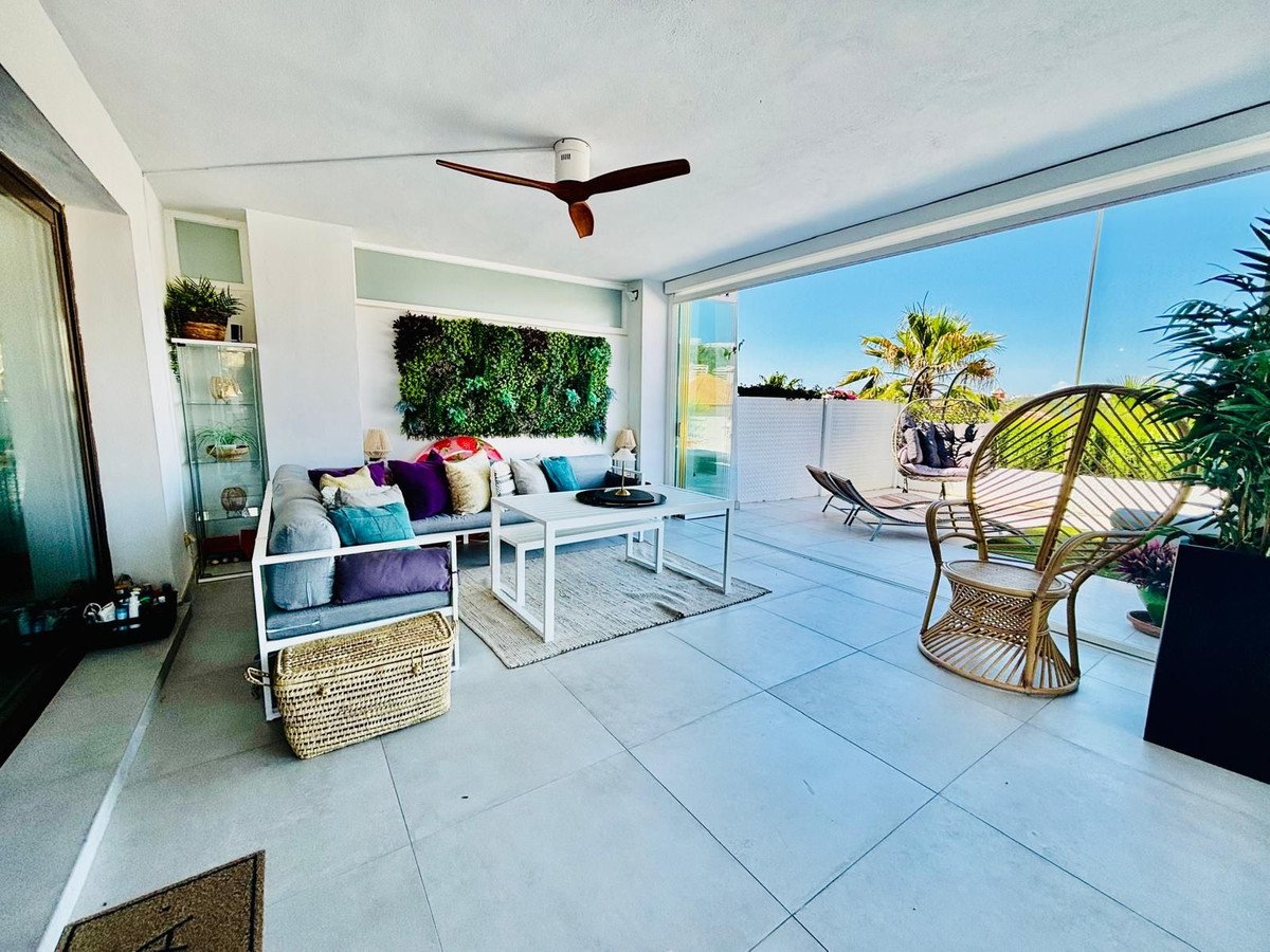 2 Bed شقة في الطابق الأرضي in Casares في Casares, شقة