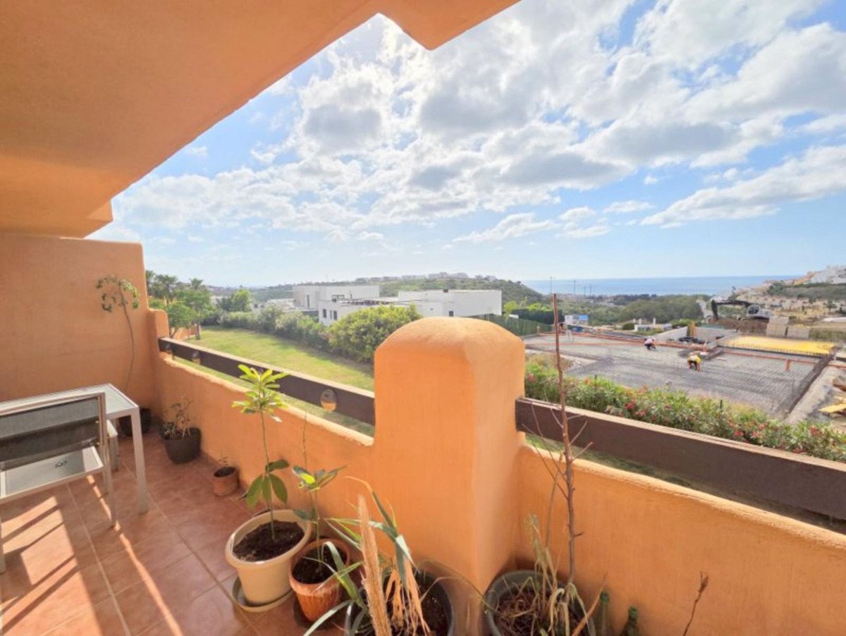 2 Bed شقة في الطابق الأوسط in Casares في Casares, شقة
