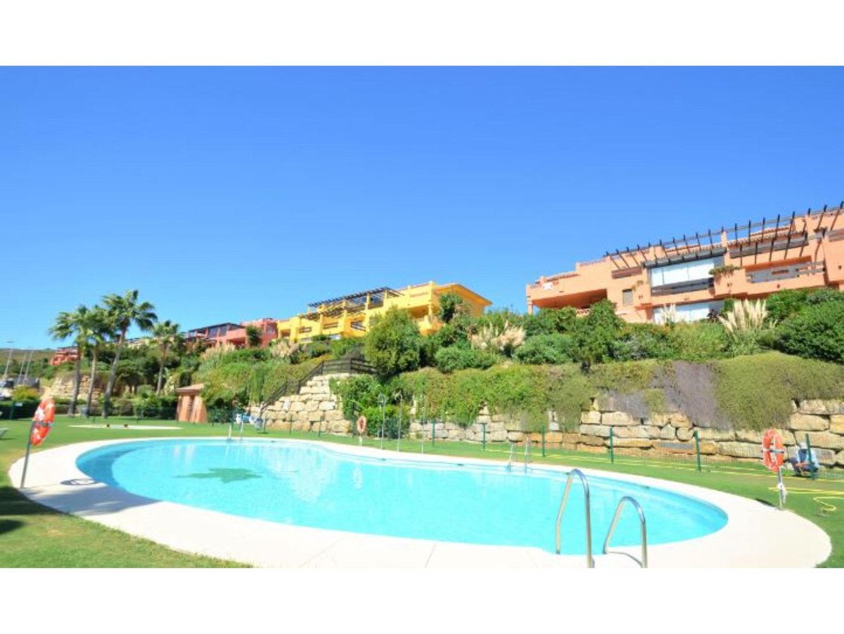 3 Bed Begane Grond Appartement in Casares in Casares, 