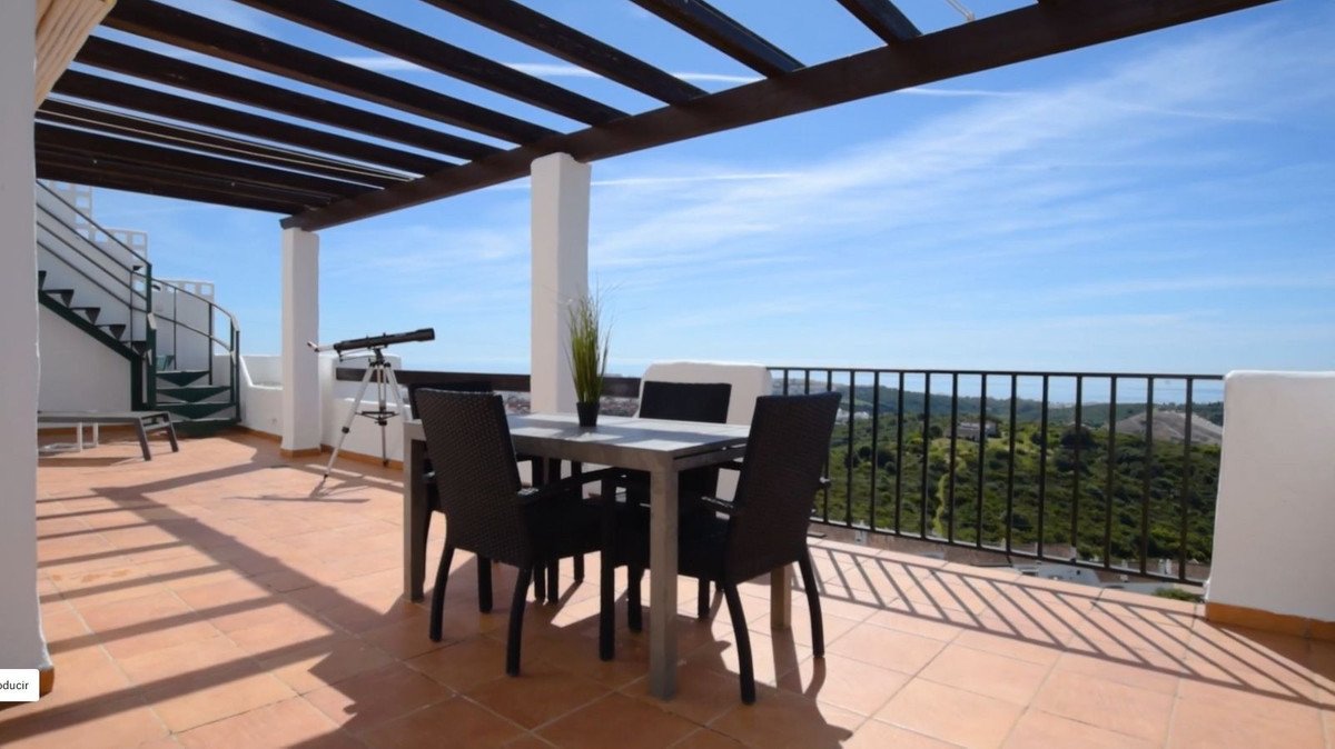 3 Bed بنتهاوس in Casares في Casares, بنتهاوس