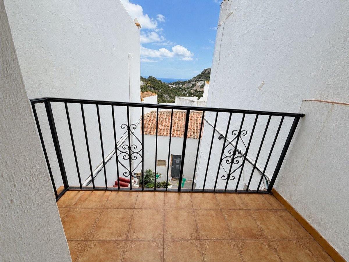 3 Bed فيلا مستقلة in Casares في Casares, فيلا منفصلة