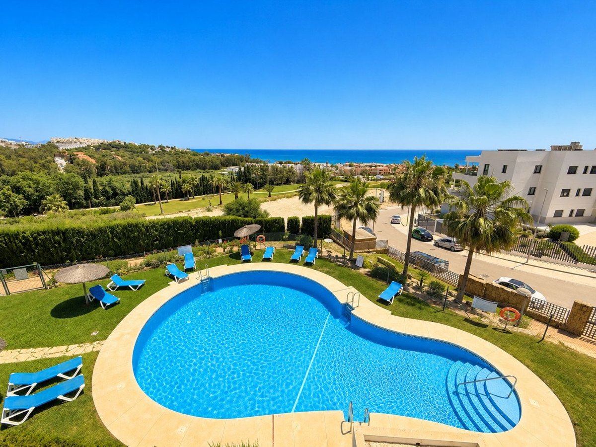 2 Bed Middle Floor Apartment in Doña Julia