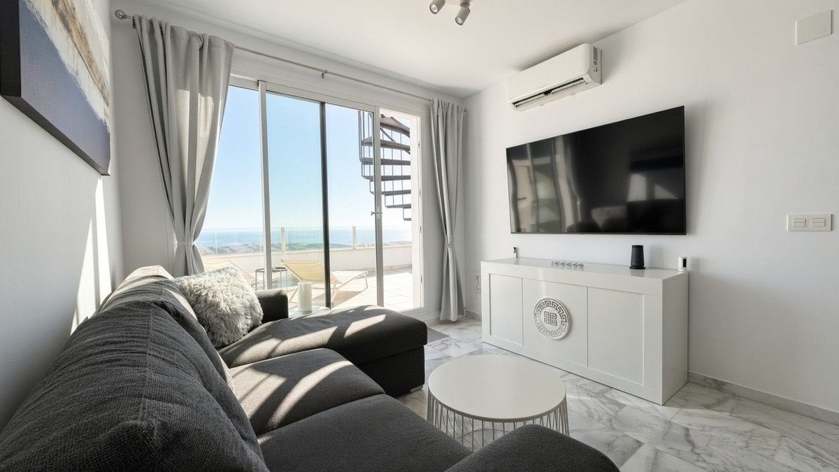 3 Bed Penthouse Duplex in Doña Julia
