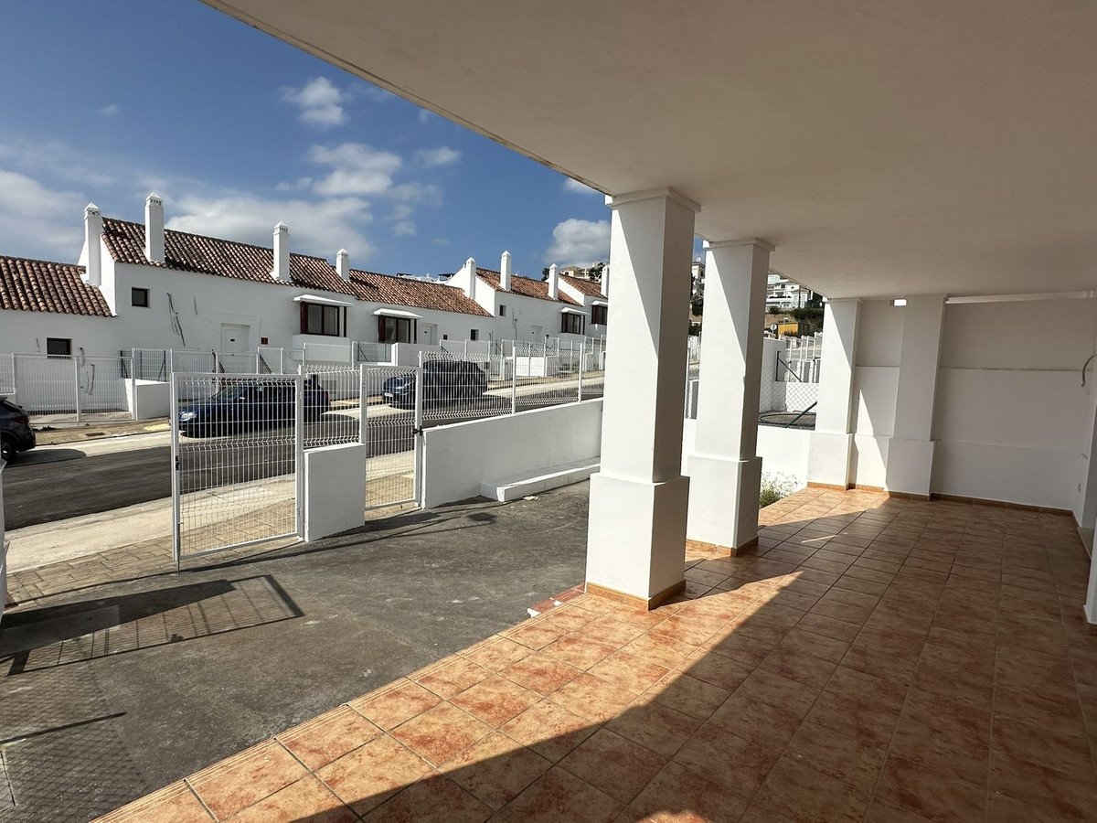 2 Bed بيت مدينة in Doña Julia في Doña Julia, تاون هاوس