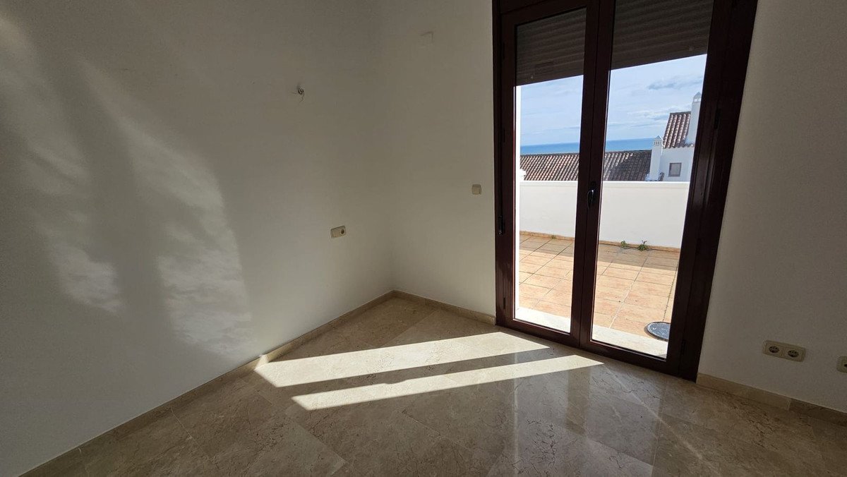 2 Bed بيت مدينة in Doña Julia في Doña Julia, منزلة متصلة