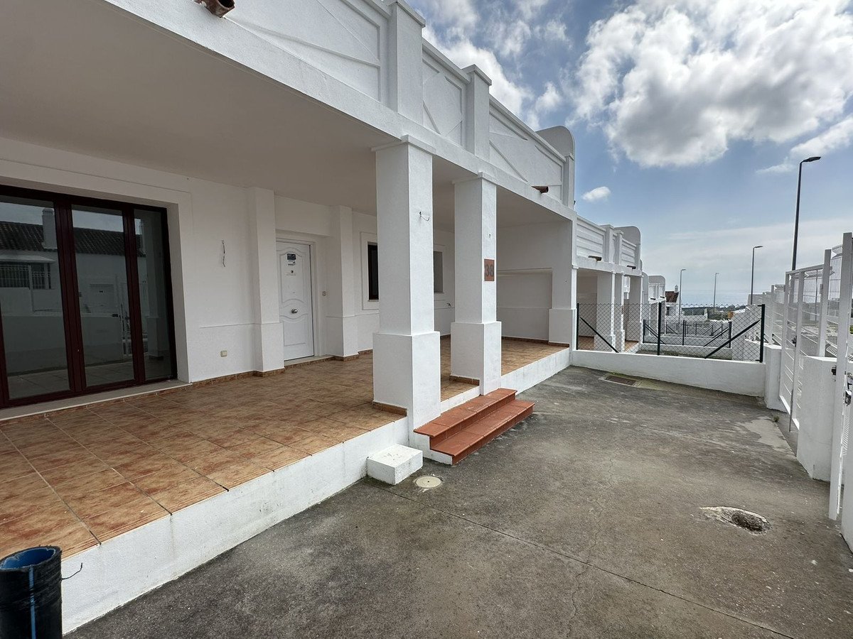 2 Bed بيت مدينة in Doña Julia في Doña Julia, تاون هاوس