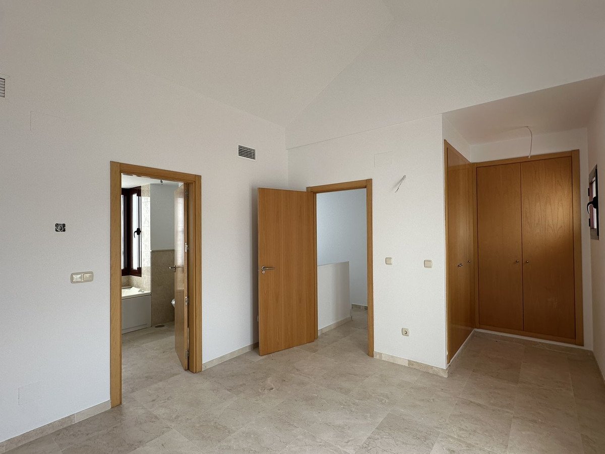 27 photo