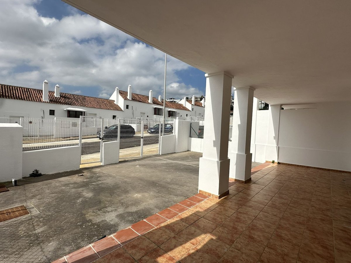 2 Bed بيت مدينة in Doña Julia في Doña Julia, تاون هاوس