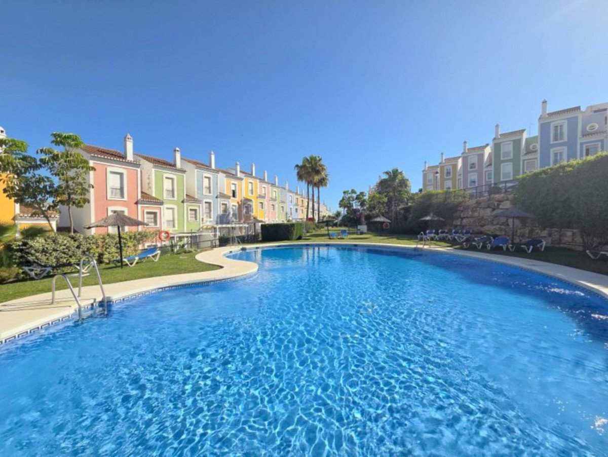 3 Bed Townhouse in Casares in Casares, Townhouse