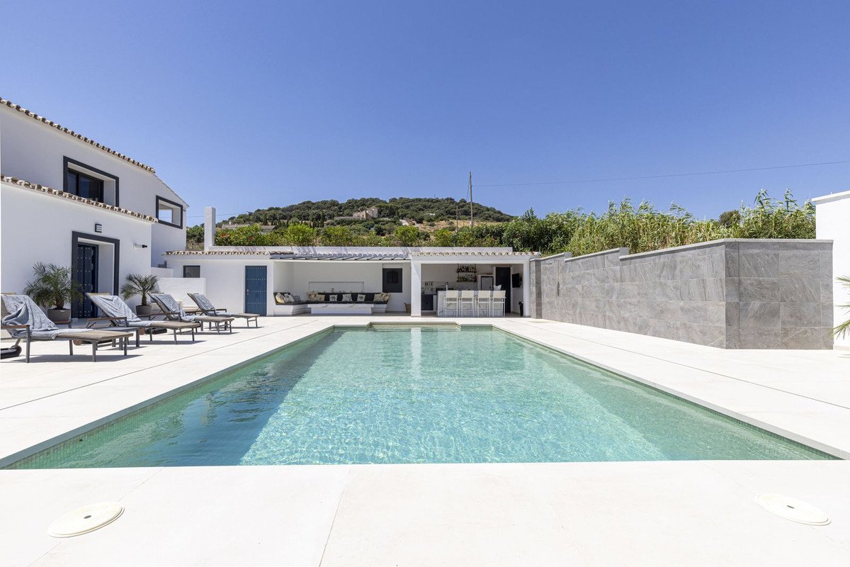 4 Bed Detached Villa in Casares in Casares, Detached Villa