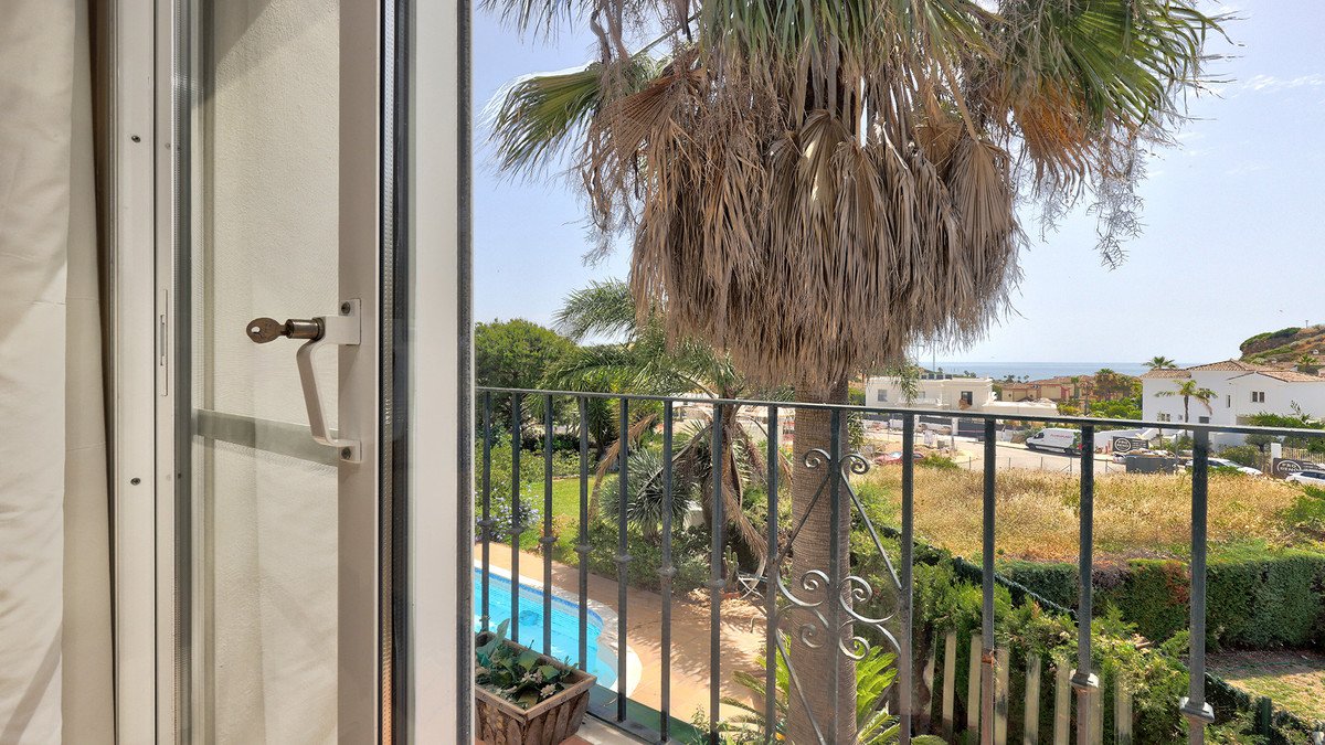 5 Bed Detached Villa in Casares in Casares, Detached Villa