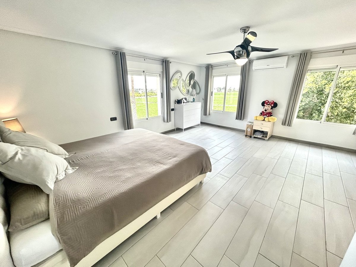 4 Bed Detached Villa in Catral in Catral — Detached Villa