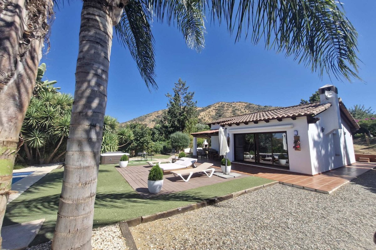 3 Bed Finca - Cortijo in Coín in Coín — Finca - Cortijo